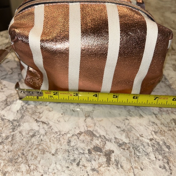Sparkle Striped metallic Rose Gold & white Travel Bag New - Picture 6 of 7